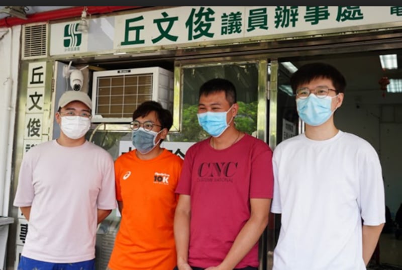 丘文俊离港前的最后一次记者会 (资料图片)